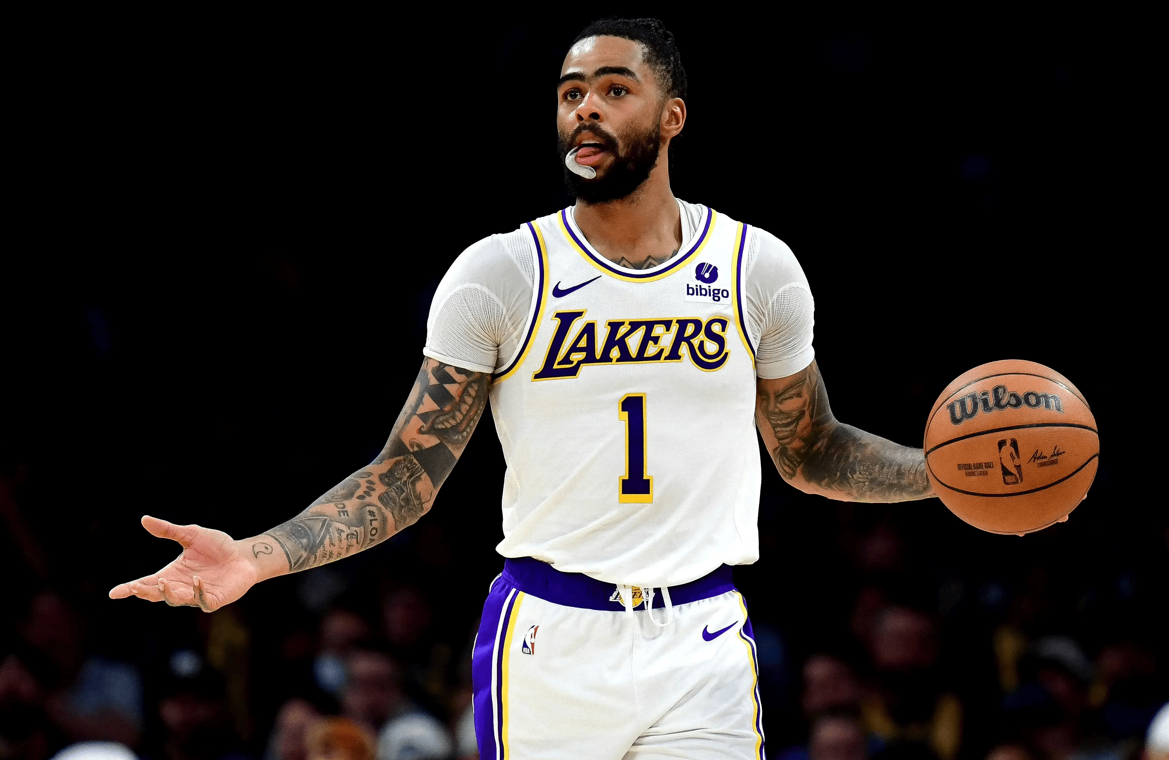 开云入口-Ming迎来十赛季出色发挥，湖人观众热烈欢呼！-开云入口